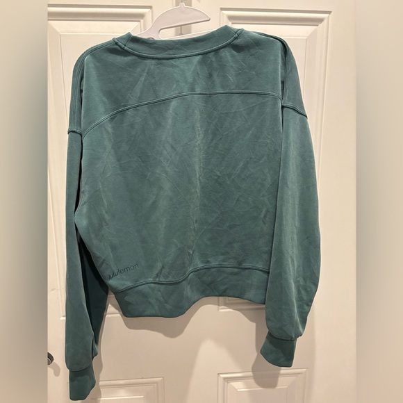 LULULEMON Softstreme Perfectly Oversized Cropped Crew - Green Jasper, Size 6 - Picture 4 of 4